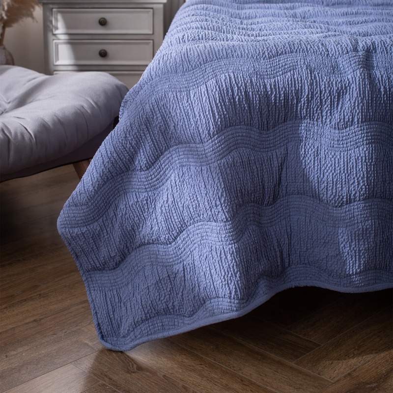 Stretch Crinkled 100% Poly Seersucker Quilt