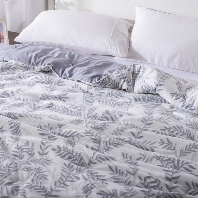 Burnt Printed Milk Velvet Comforter