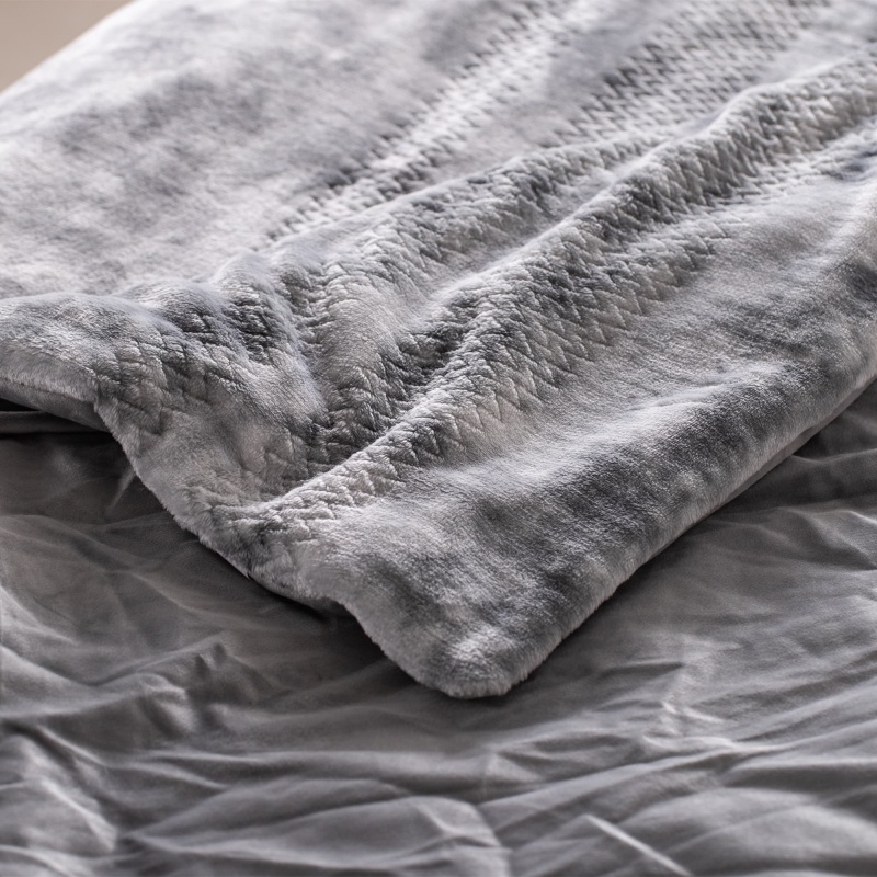 AB Yarn Burnout Printed Flannel Comforter