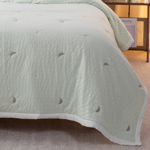 Seersucker Embroidery Quilt 100% Polyester