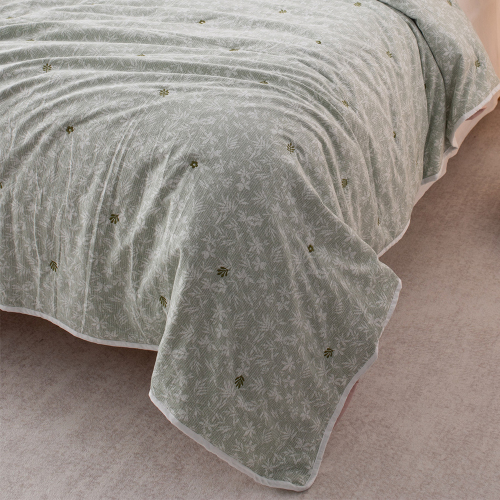 Linen-look Embroidered Quilt