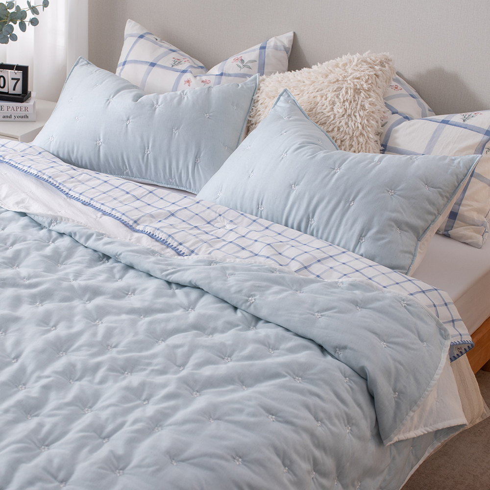 Tencel-Linen Blend Embroidered Quilt