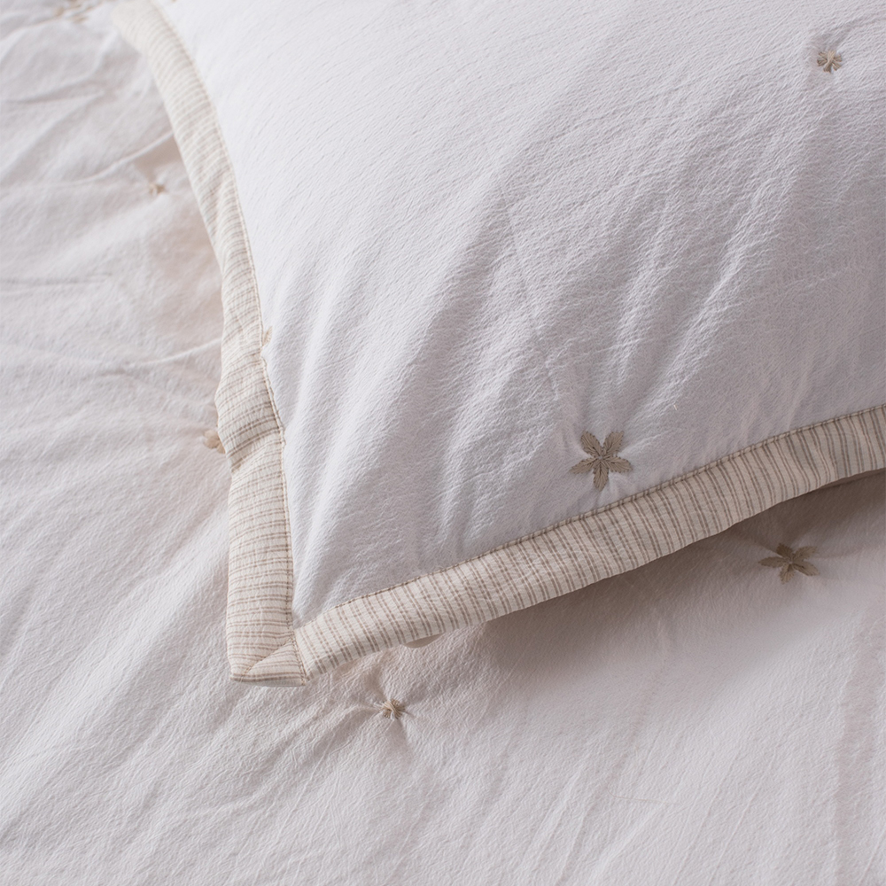 Faux Cotton-Linen Embroidery Quilt