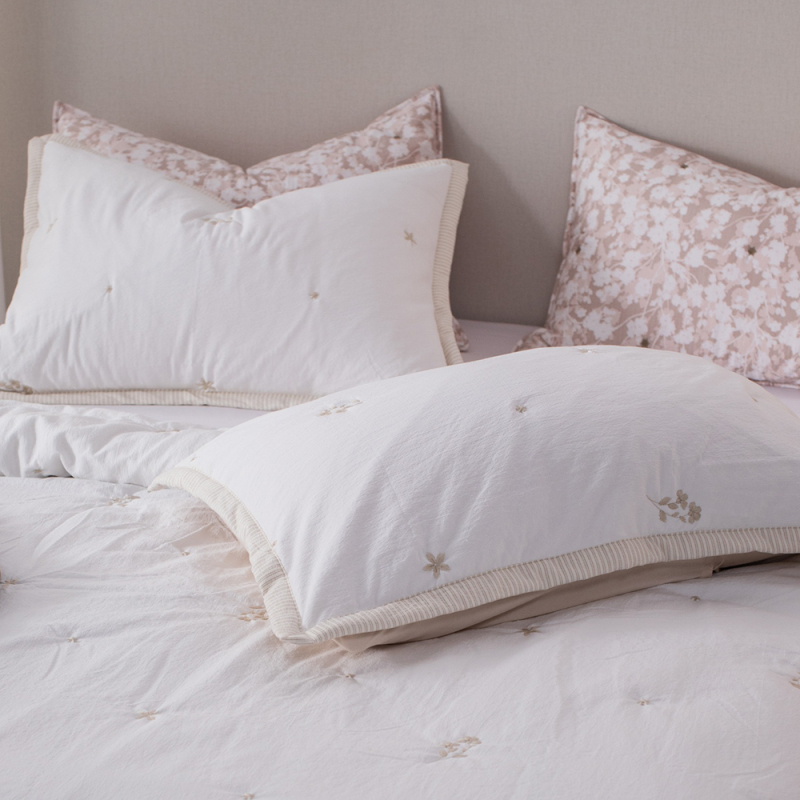 Faux Cotton-Linen Embroidery Quilt