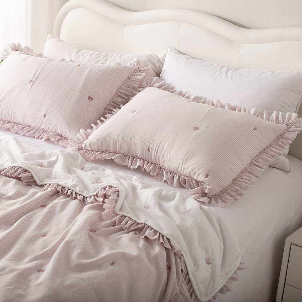 Ruffled Striped Polyester Quilt Set