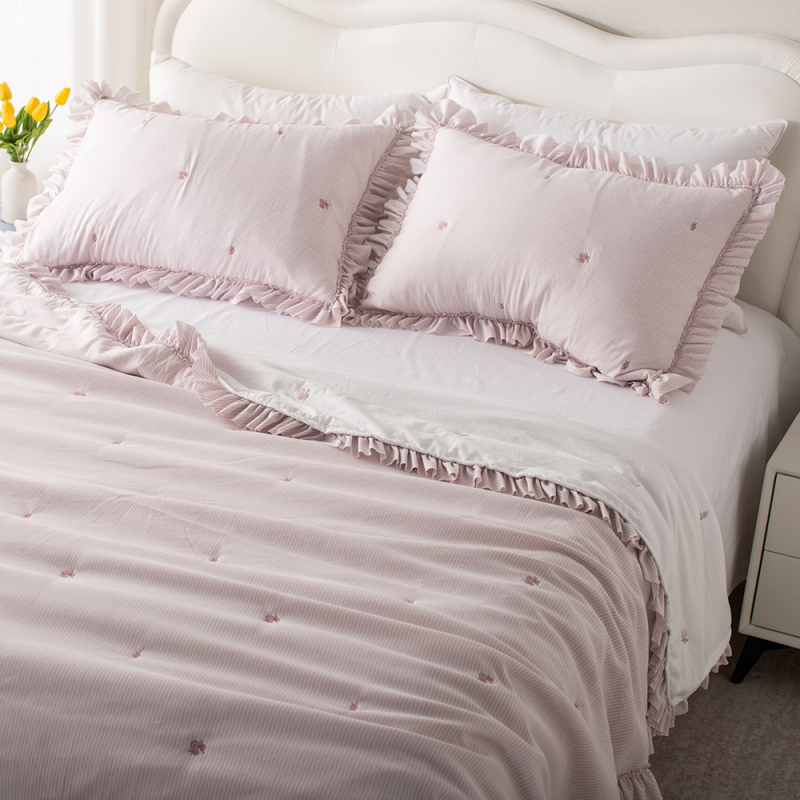Ruffled Striped Polyester Quilt Set