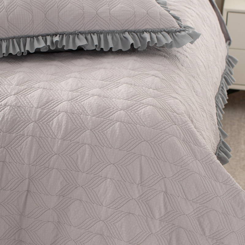 Seersucker Quilted Quilt 100% Polyester