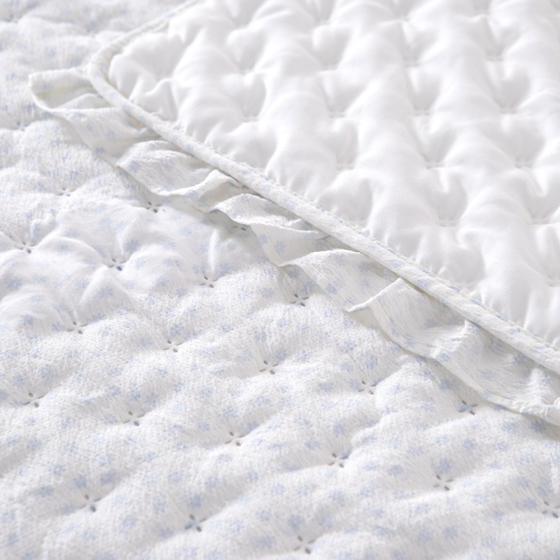 Ultrasonic Quilted Quilt with Elegant Ruffle Edge