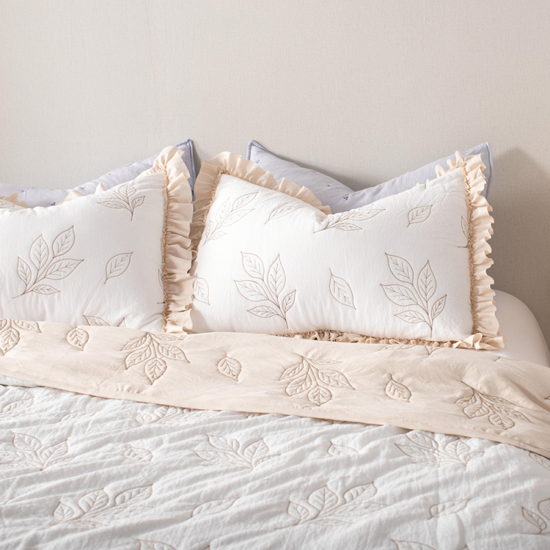 Faux Cotton-linen Embroidery Quilt with Ruffle Edge