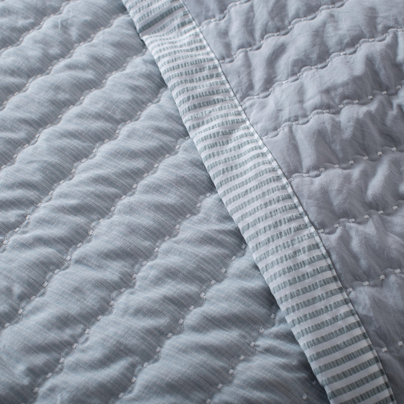 Faux Cotton-linen Embroidered Quilt