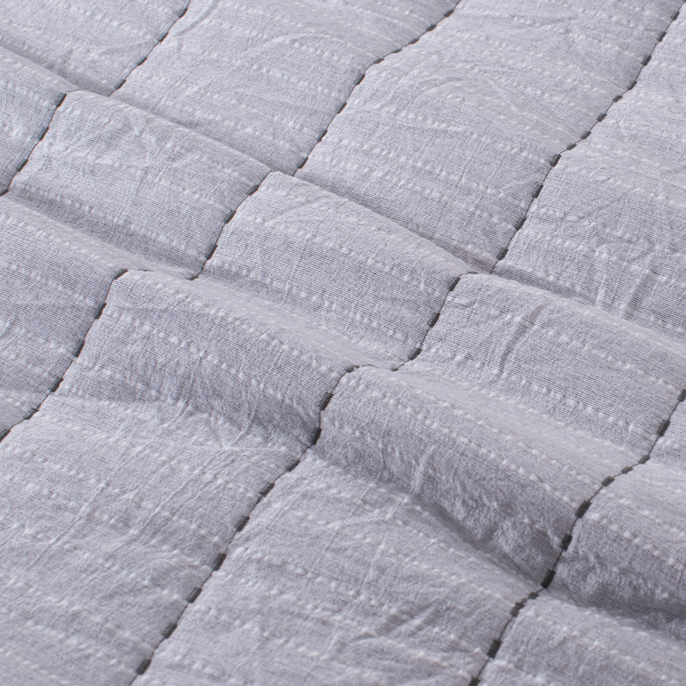 Yarn-dyed Faux Cotton-linen Embroidery Quilt