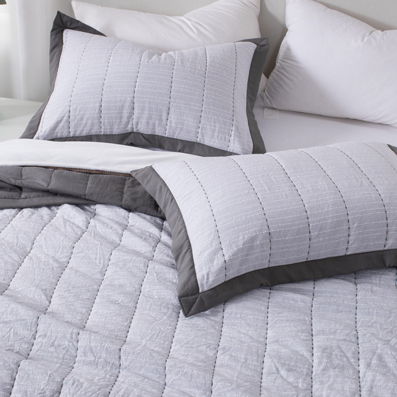 Yarn-dyed Faux Cotton-linen Embroidery Quilt