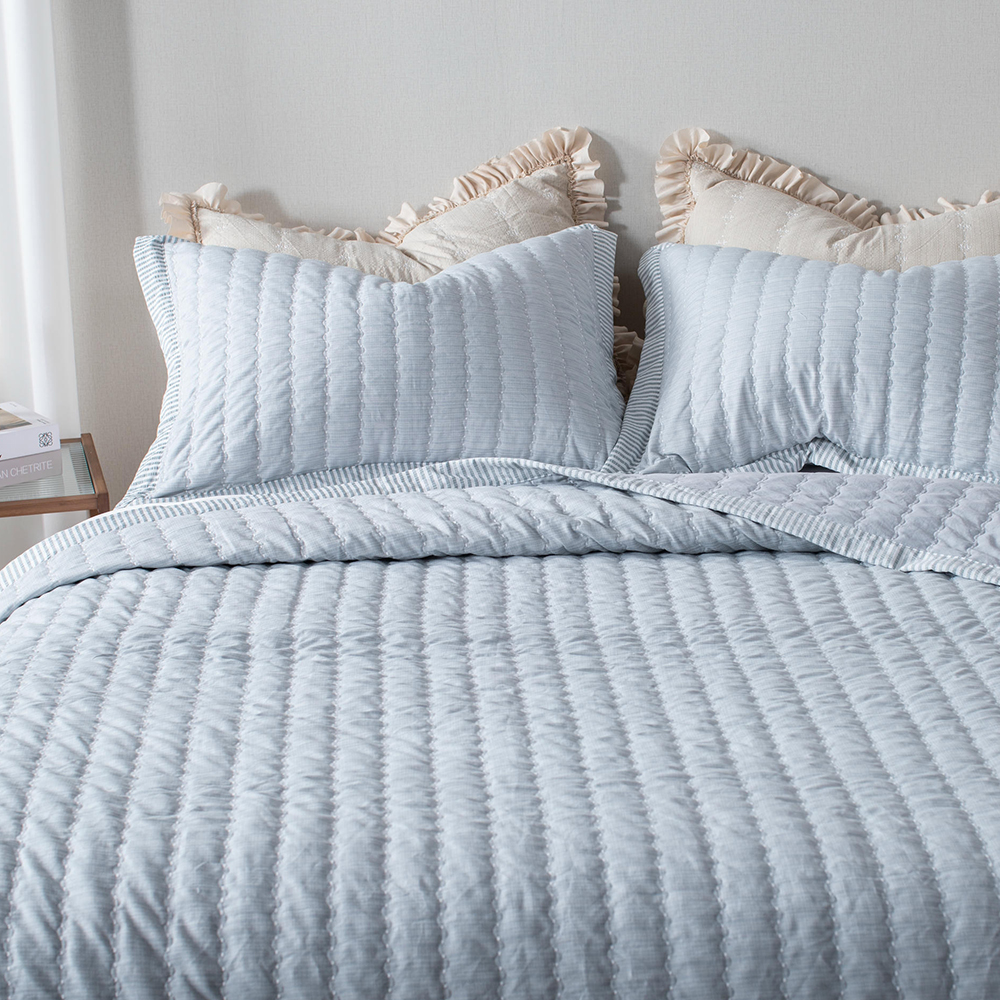 Faux Cotton-linen Embroidered Quilt