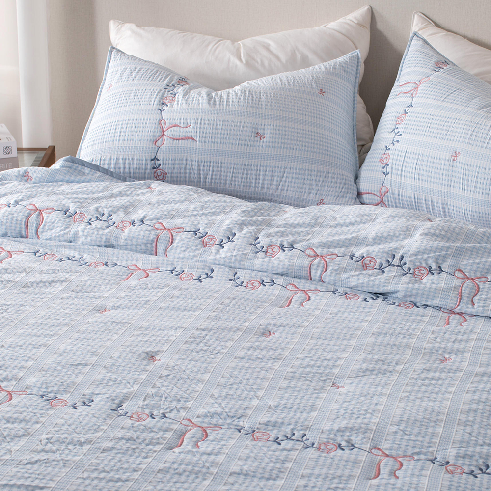 Seersucker Quilted Quilt 100% Polyester
