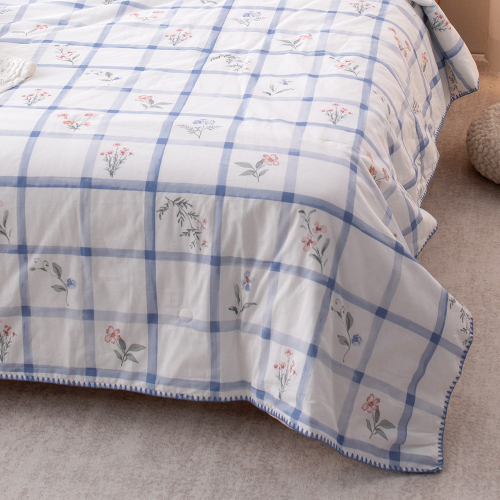 Double-Sided Voile Quilt with Original Print Design