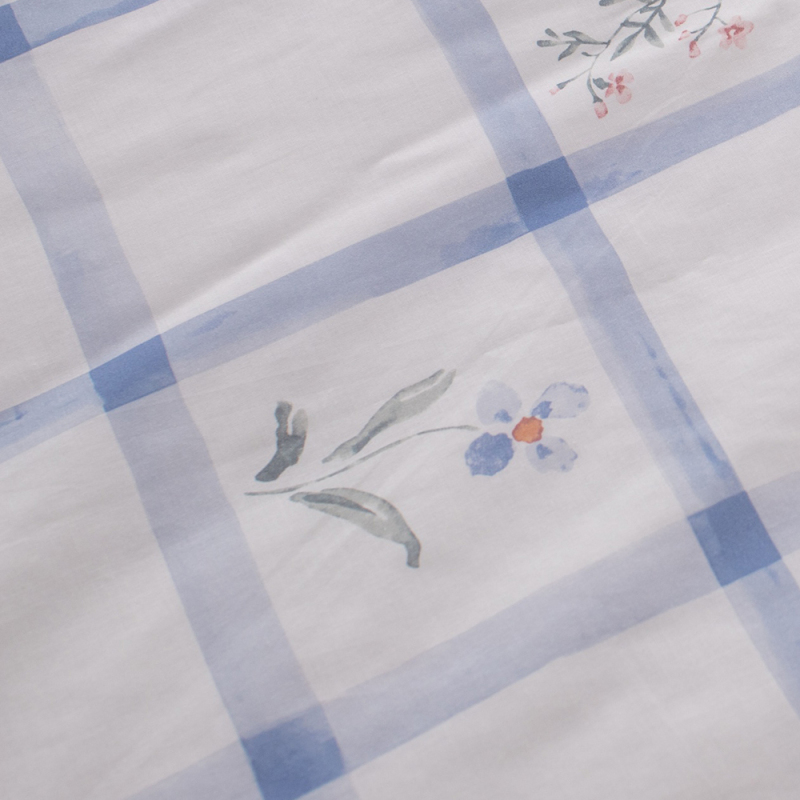 Double-Sided Voile Quilt with Original Print Design