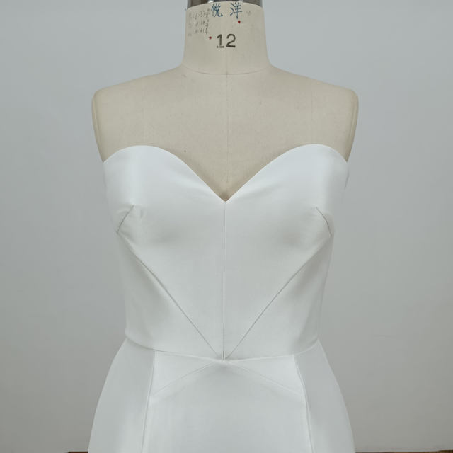 Sweetheart   neckline no sleeves mermaid wedding dress ruffle skirt bridal gown  mikado wedding gown.