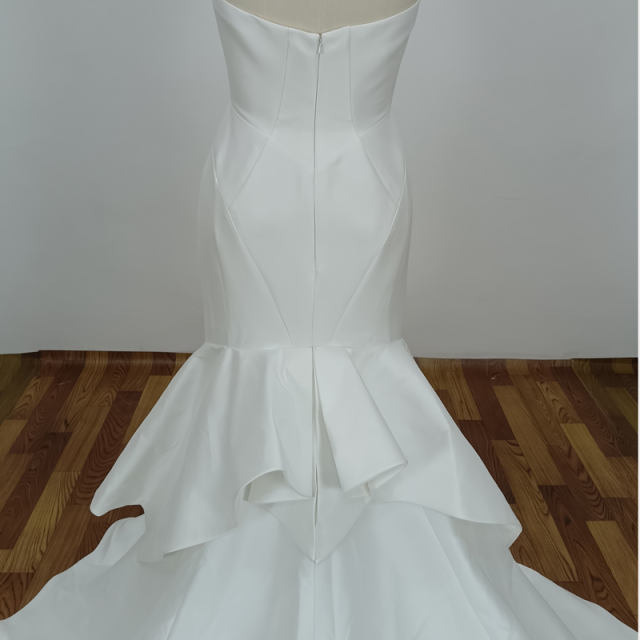 Sweetheart   neckline no sleeves mermaid wedding dress ruffle skirt bridal gown  mikado wedding gown.