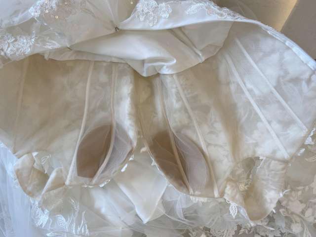 Off shoulder sleeves v neckline wedding dress A line dress with open slip on skirt tulle wedding gown lace bridal dress with glitter tulle dress