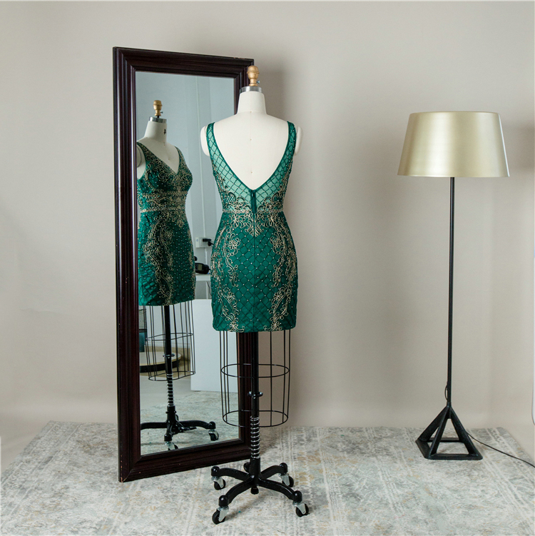 Knee length green embroidery beading graduation gown short homecoming prom dress