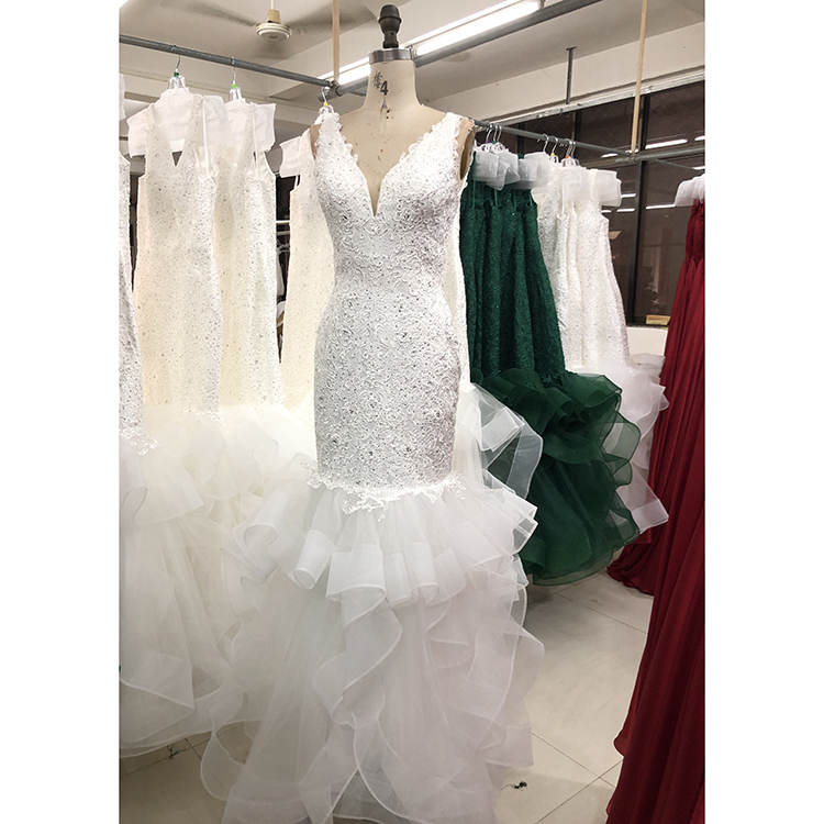 2022 new arrivals v-neck handmade embroidery beaded mermaid tiered skirt formal prom dress