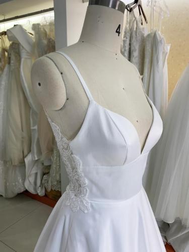 New simple elegant off sleeveless satin A line embroidery with long train for wedding dress ball gown luxury bridal