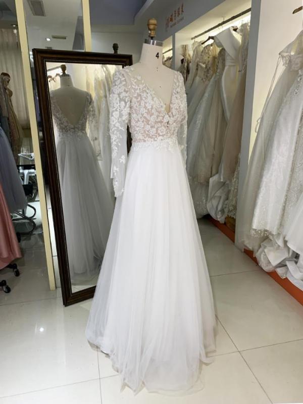 Tulle embroidery V neck back a line elegant white bridal dresses for wedding wedding dress long sleeve luxury