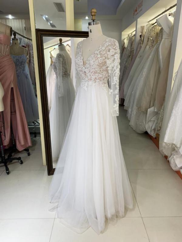 Tulle embroidery V neck back a line elegant white bridal dresses for wedding wedding dress long sleeve luxury