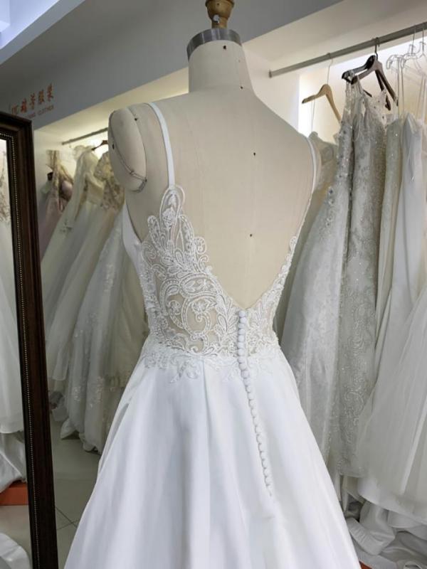 2023 New simple elegant off sleeveless satin A line embroidery with long train for wedding dress ball gown luxury bridal