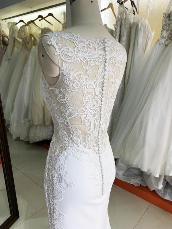 2023 new full handmade embroidery satin sleeveless luxury white bridal dresses with lomg train for wedding dress ball