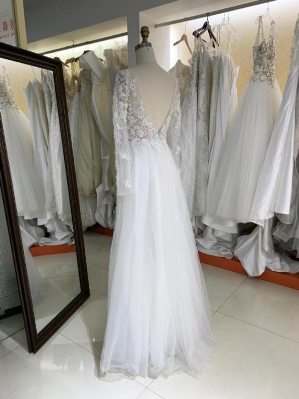 Tulle embroidery V neck back a line elegant white bridal dresses for wedding wedding dress long sleeve luxury