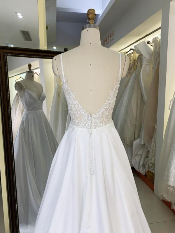 2023 New simple elegant off sleeveless satin A line embroidery with long train for wedding dress ball gown luxury bridal