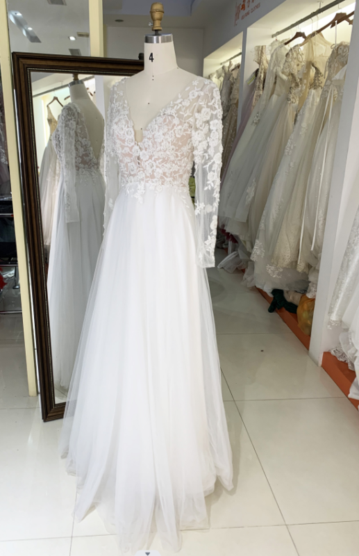 V neck lace vintage elegant long sleeve dress for weddings bridal 2023