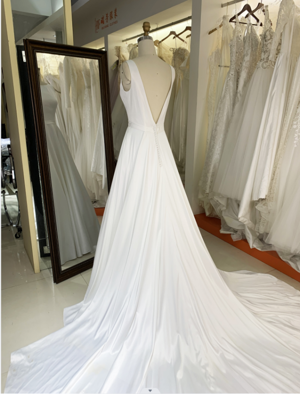 Factory wholesale white sleeveless satin A line V back round neck simple elegant wedding dresses