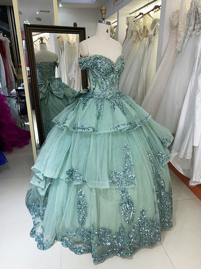2024 New glittery cheap quinceaneras dress night elegant ball gown for woman