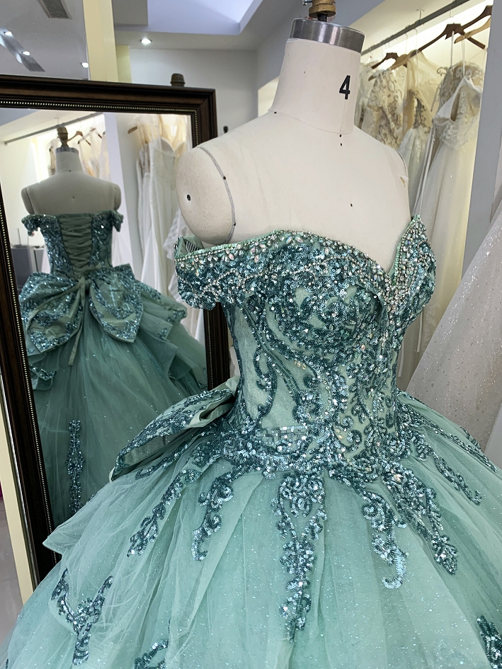 2024 New glittery cheap quinceaneras dress night elegant ball gown for woman