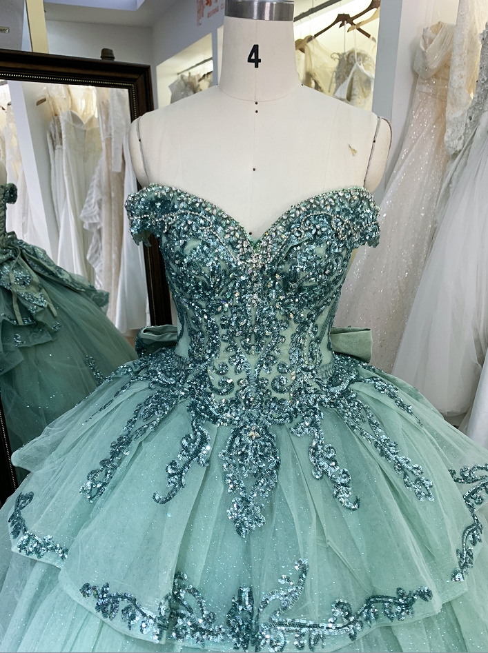 2024 New glittery cheap quinceaneras dress night elegant ball gown for woman