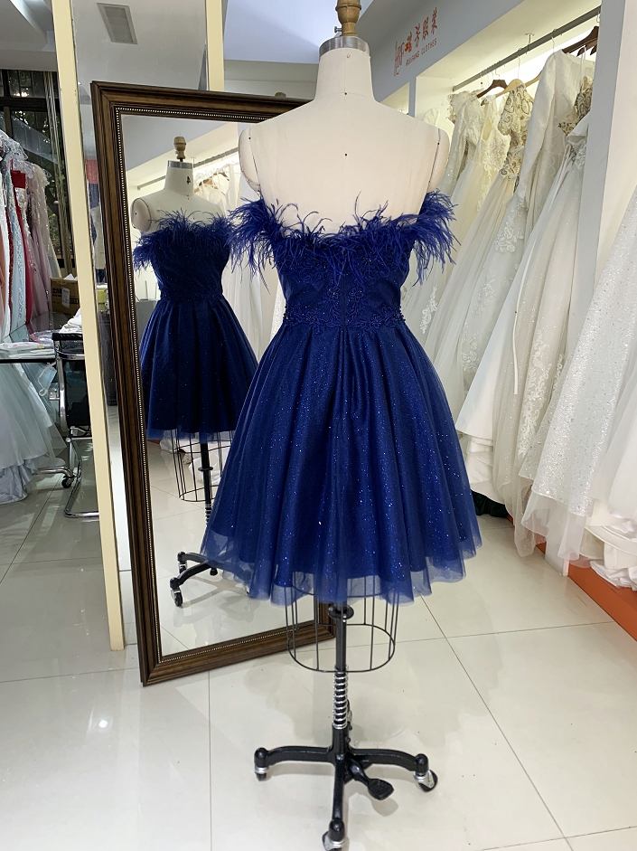 2024 New blue feather short glitter homecoming dresses for fat girls sexy