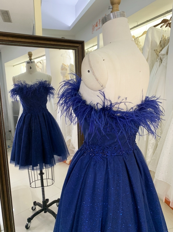 2024 New blue feather short glitter homecoming dresses for fat girls sexy