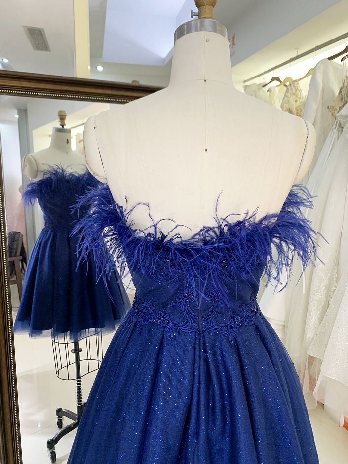 2024 New blue feather short glitter homecoming dresses for fat girls sexy