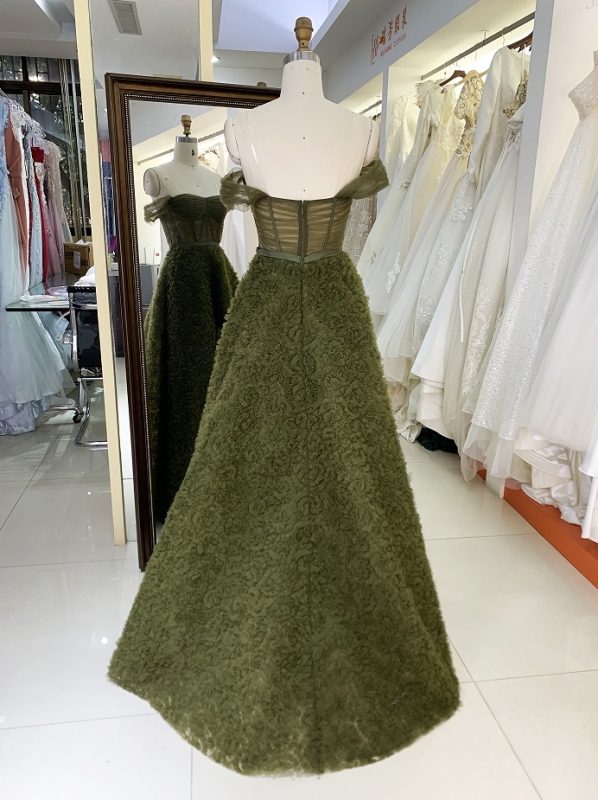 2024 green off shoulder sleeveless A line corset tulle zipper up back prom evening women dresses