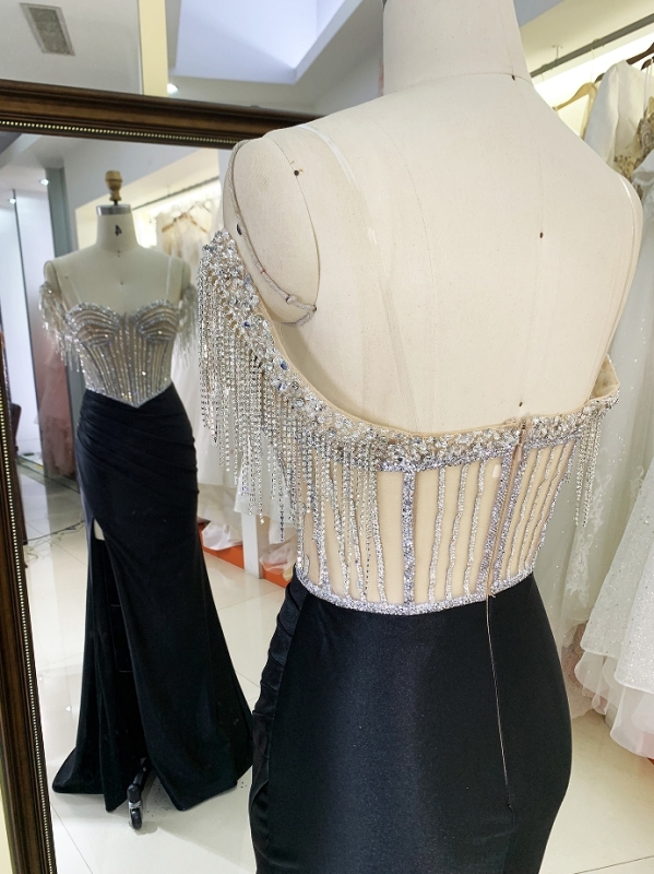 2024 black and nude tassel sleeve beading chain corset bodice satin hand pleated mermaid evening dresses