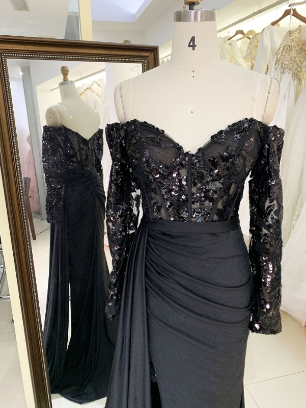 2024 New luxurious elegant long sleeves sequin black off shoulder prom dresses women evening