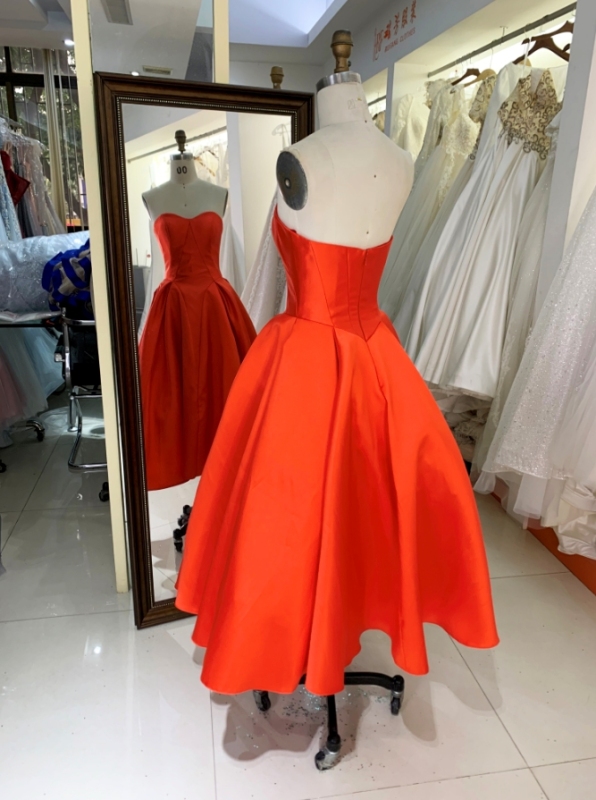 2024 New women satin sweetheart knee length red prom dresses for teen