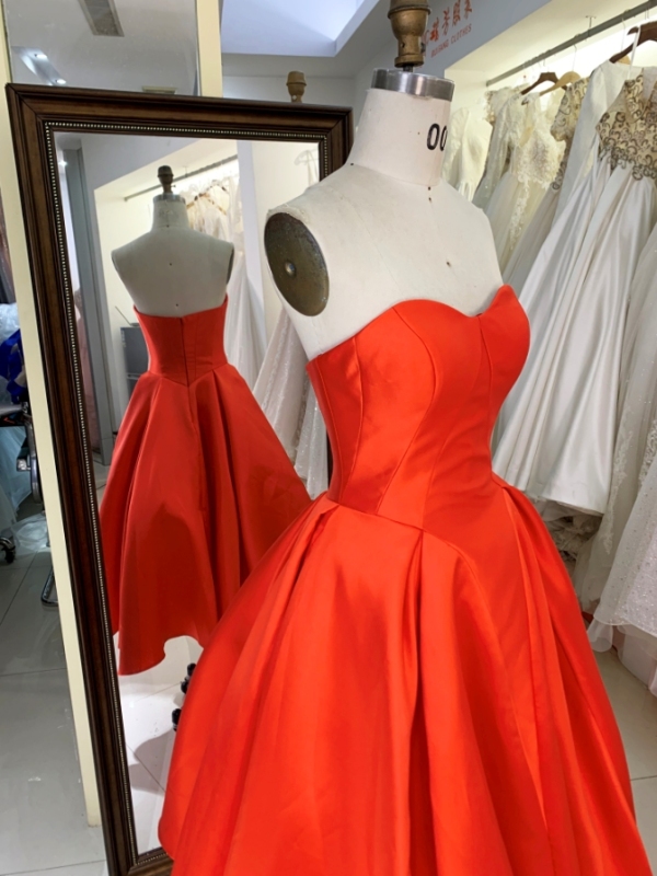2024 New women satin sweetheart knee length red prom dresses for teen