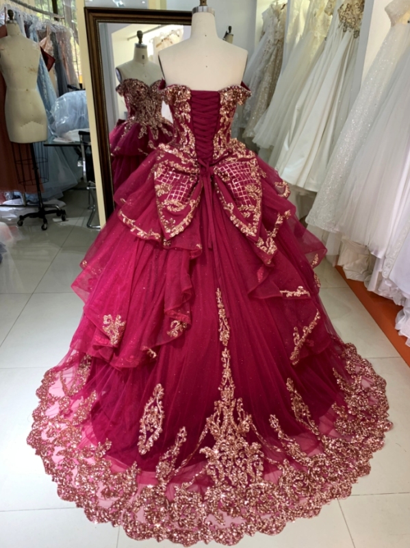 Off shoulder ruffle embroidered quinceanera lace dresses elegant new 2024