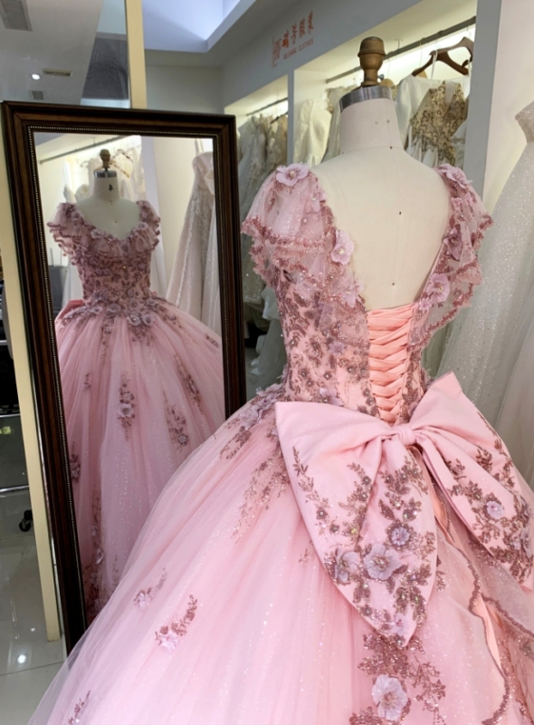2024 New ruffle sleeves flower embroidered pink quinceanera dresses elegant