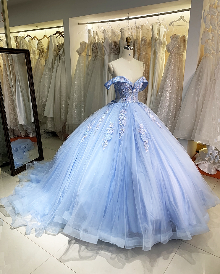 Light blue wholesale off shoulder embroidery corsetsweet 16 quinceanera princess tulle ball gown for girls