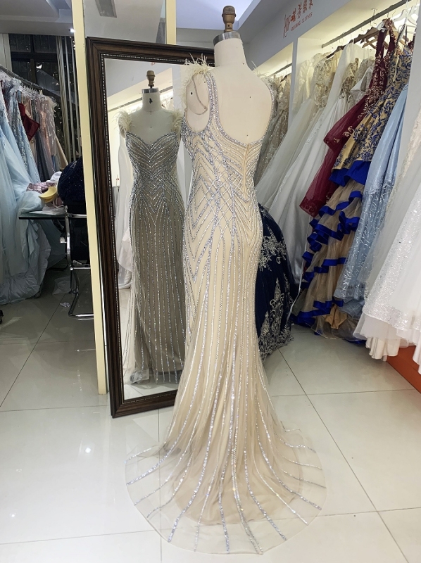 Wholesale silver champagne mermaid feather beading long gown prom evening dress 2025