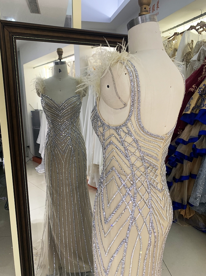Wholesale silver champagne mermaid feather beading long gown prom evening dress 2025